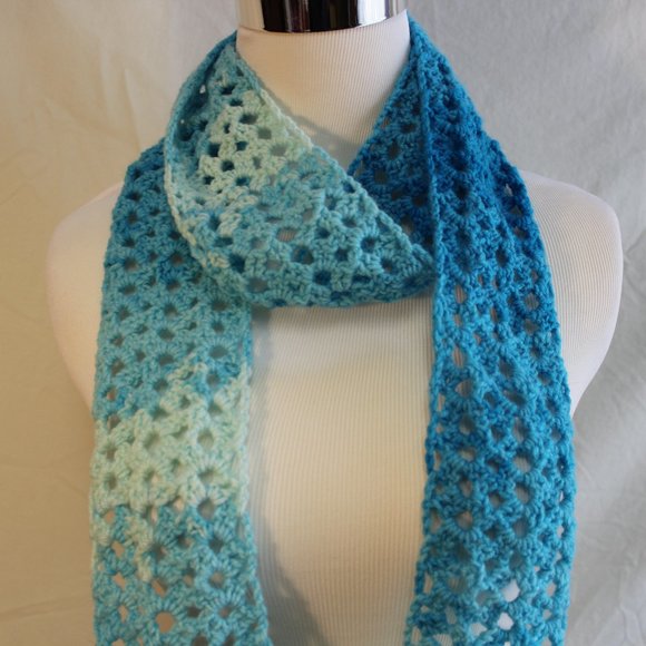 Ice Blues Handmade Crochet Scarf HANDCRAFTED NEW - Picture 2 of 5